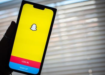 crash-killed-passenger-taking-snapchat-from-sunroof,-us-officials-say.-driver-sentenced