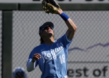 nate-eaton-provides-defensive-versatility-for-royals-–-mlb.com