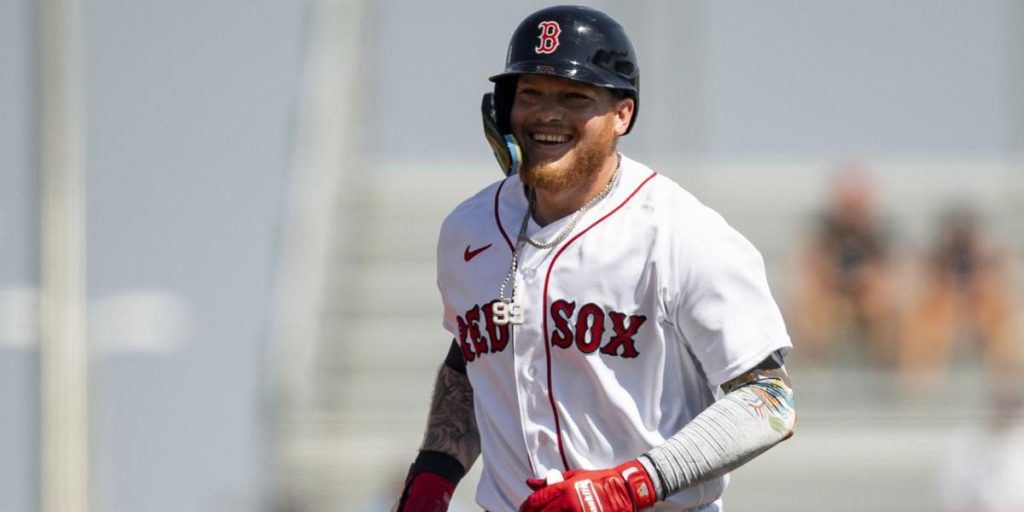 there-was-a-mariachi-band-at-red-sox-camp-—-allow-alex-verdugo-to-explain-why