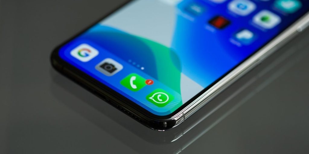 whatsapp-community-vs.-whatsapp-group:-what's-the-difference?-–-makeuseof