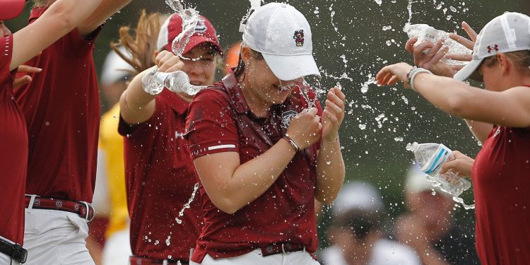 south-carolina-senior-mathilde-claisse-picks-up-first-college-win-at-darius-rucker