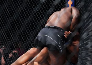 'too-freakin'-easy!'-twitter-reacts-to-jon-jones-running-through-ciryl-gane-at-ufc-285