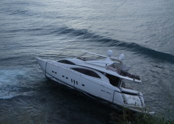 03/03/23-–-salvage-of-grounded-luxury-yacht-set-to-resume-this-weekend