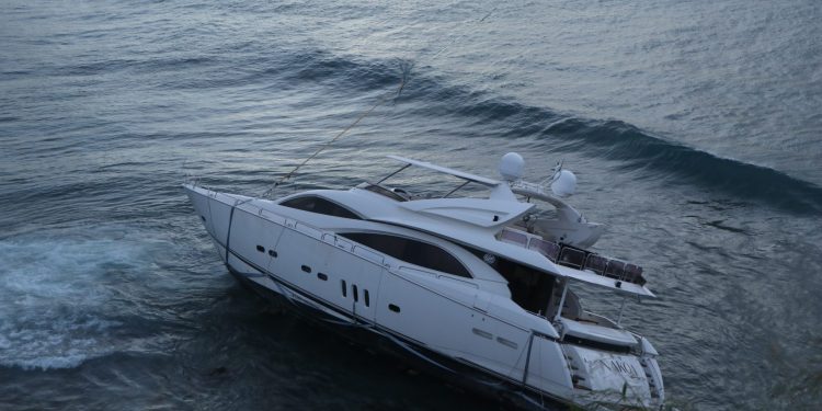 03/03/23-–-salvage-of-grounded-luxury-yacht-set-to-resume-this-weekend