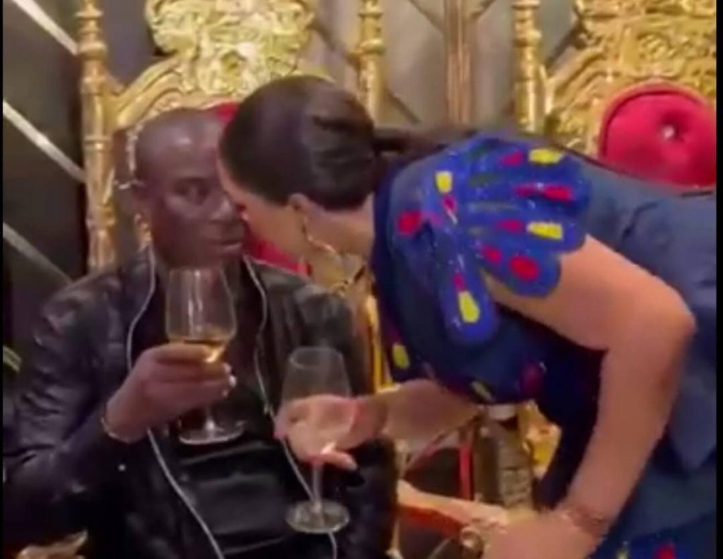 k1-refuses-public-display-of-affection-from-wife-+-video-–-–-the-eagle-online
