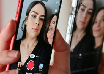 warnings-over-ai-and-toxic-beauty-myths-dog-tiktok's-bold-glamour-filter-–-france-24