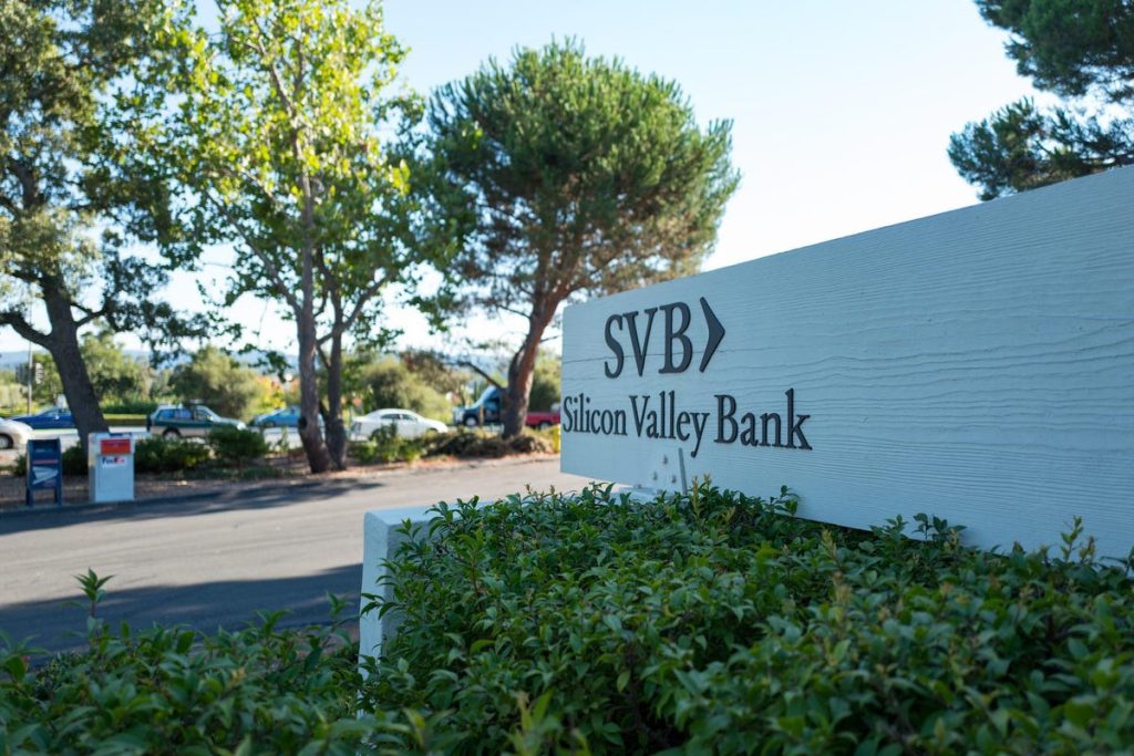silicon-valley-bank's-abrupt-closure-leaves-venture-capitalists-and-founders-scrambling