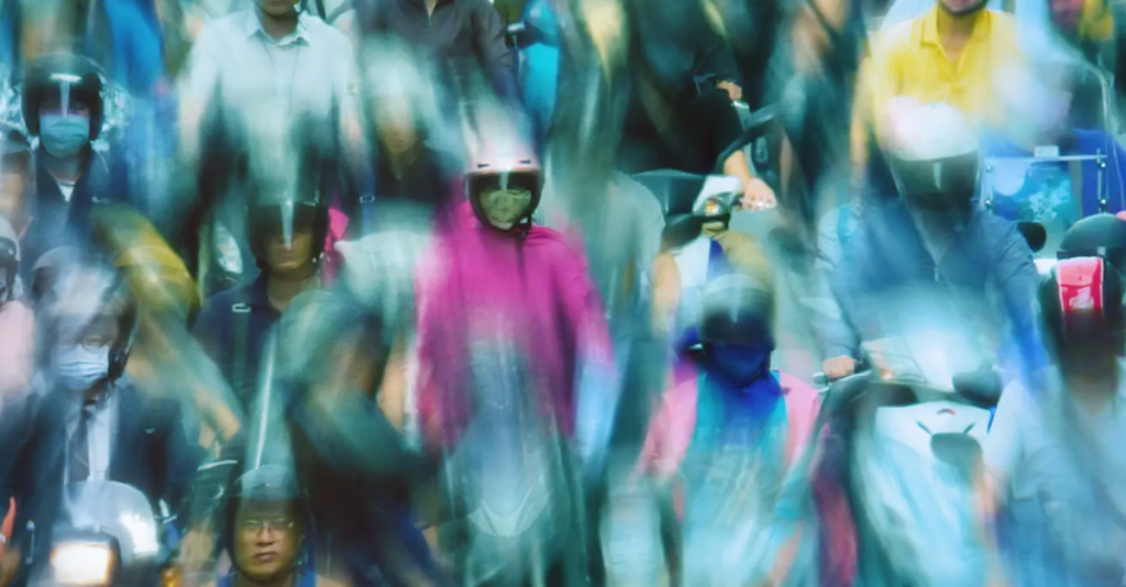 the-distortion-of-time-and-a-moving-crowd-come-together-in-hiroshi-kondo's-multiverse