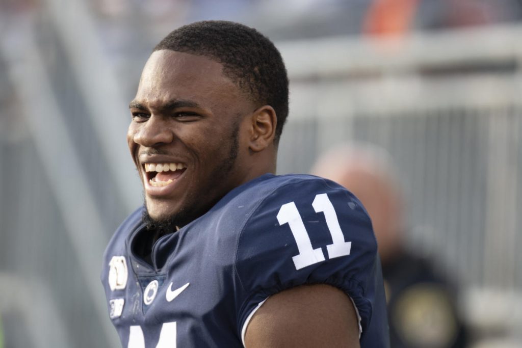 twitter-reacts-to-cowboys-turning-down-eagles'-slay,-trading-for-gilmore-instead
