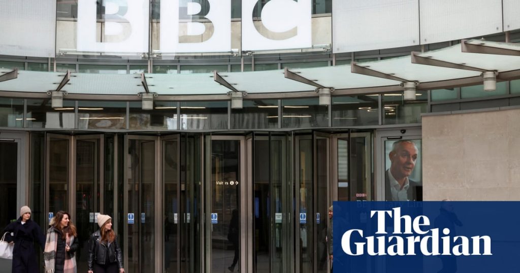 'troubling'-messages-showing-no-10-pressure-on-bbc-need-investigating,-say-former-staff