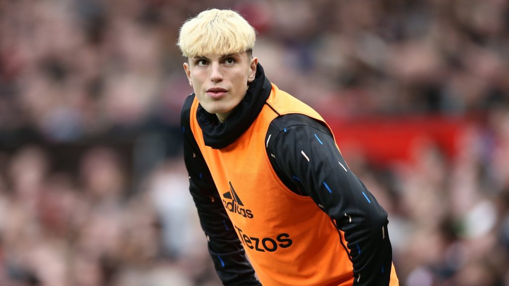alejandro-garnacho-quickly-deletes-instagram-story-and-re-posts-it-after-man-utd-fans-spot-…
