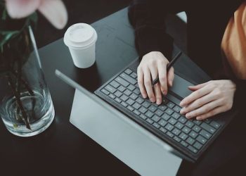 linkedin-offers-free-ai-related-courses-–-back-end-news