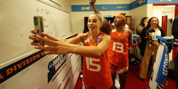 tournament-tiktoks?-snapchat-shutdown?-players-weigh-march-madness-social-media-use