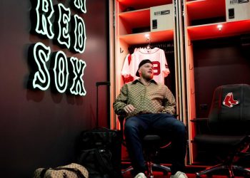 take-a-video-tour-of-red-sox'-renovated-clubhouse-–-cbs-news