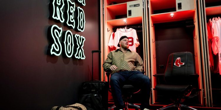 take-a-video-tour-of-red-sox'-renovated-clubhouse-–-cbs-news