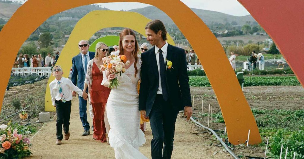 “harry-potter”-actress-bonnie-wright's-sustainable-wedding-on-a-california-farm-–-brides