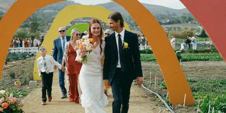 “harry-potter”-actress-bonnie-wright's-sustainable-wedding-on-a-california-farm-–-brides