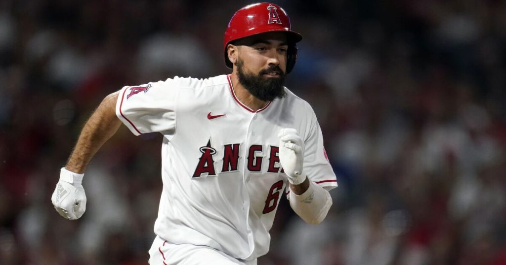 anthony-rendon-declines-to-comment-after-fan-altercation,-remains-in-angels-lineup