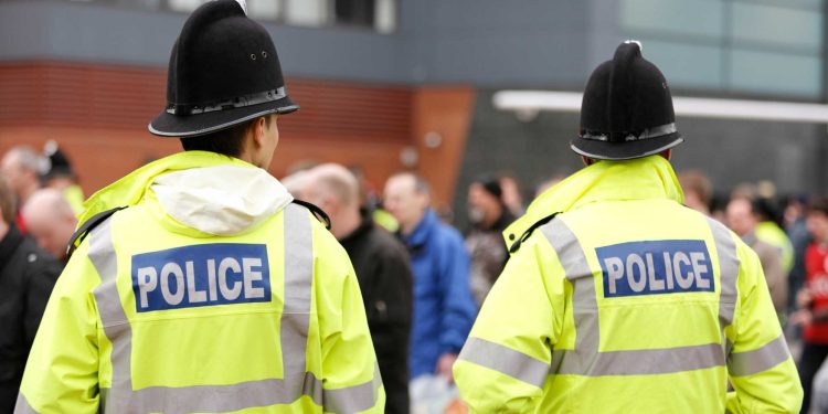 police-officers-sacked-after-probe-into-homophobic-whatsapp-chat-–-pinknews