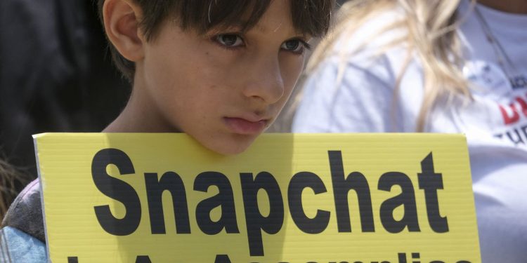 how-mexican-criminal-groups-use-technology,-social-media-to-dominate-fentanyl-market