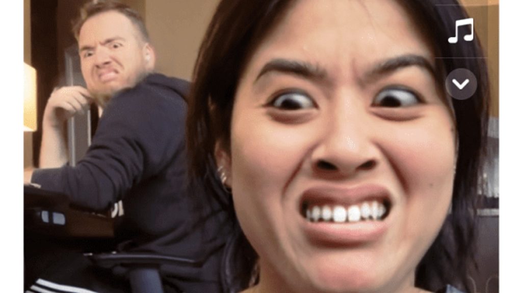 snapchat-launches-new-disgust-lens…-–-breakinglatest.news