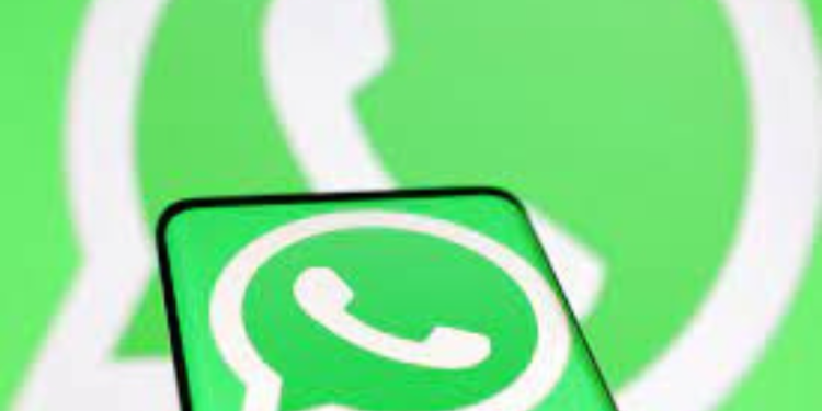 whatsapp-working-on-feature-to-let-users-share-status-updates-directly-on-facebook:-report