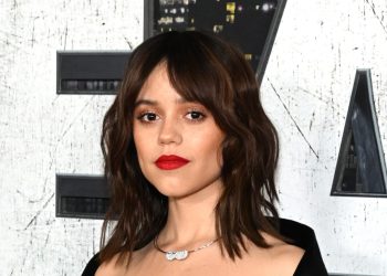jenna-ortega's-mother-shares-heartwarming-instagram-post-celebrating-wednesday-star-…
