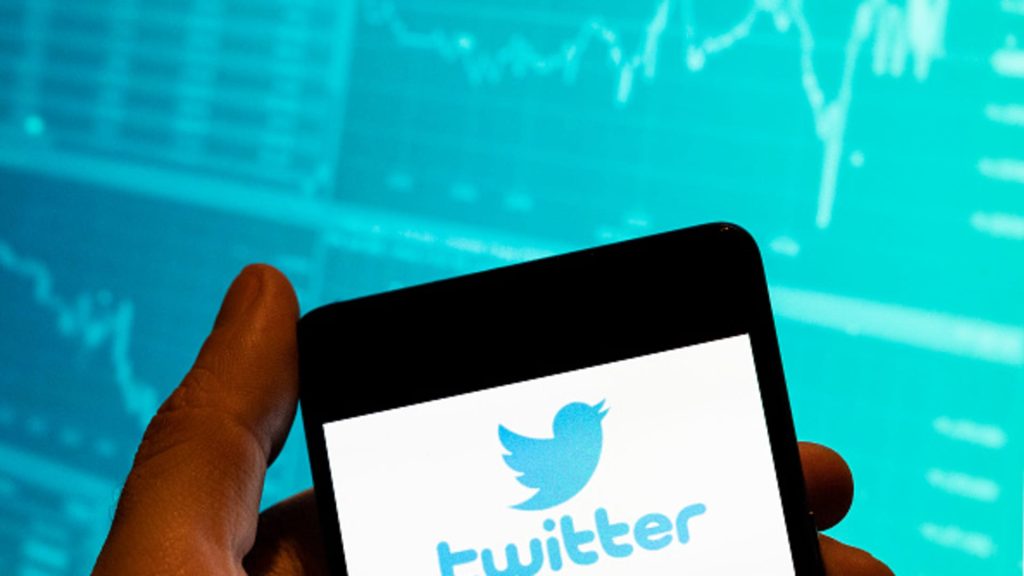 twitter-partners-with-etoro-to-let-users-trade-stocks,-crypto-as-musk-pushes-app-into-finance