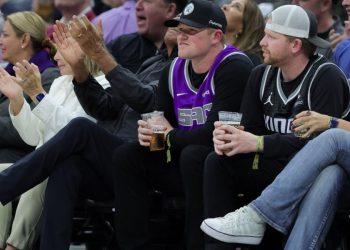 logan-webb-excited-for-warriors-kings-nba-playoff-series,-clubhouse-rivalry-–-nbc-sports-bay-area