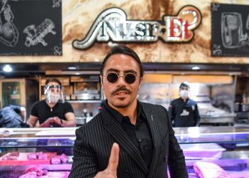instagram-famous-butcher-salt-bae-makes-rare-visit-to-dallas'-nusr-et-steakhouse