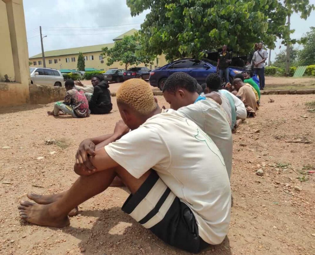 police-arrest-25-suspected-cultists-for-attacking-osun-residents-–-–-the-eagle-online