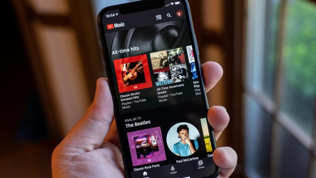 youtube-music-catches-up-with-spotify-and-apple-music-by-adding-real-time-lyrics-feature