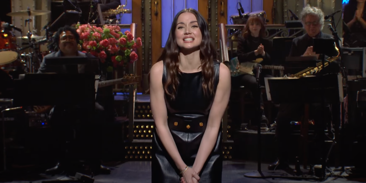 'saturday-night-live':-ana-de-armas-and-the-first-warm-day-of-the-year