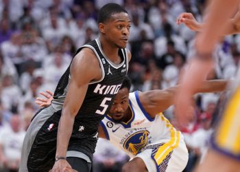 nba-twitter,-kings-fans-go-wild-after-sac's-playoff-win-over-warriors-–-yahoo-sports