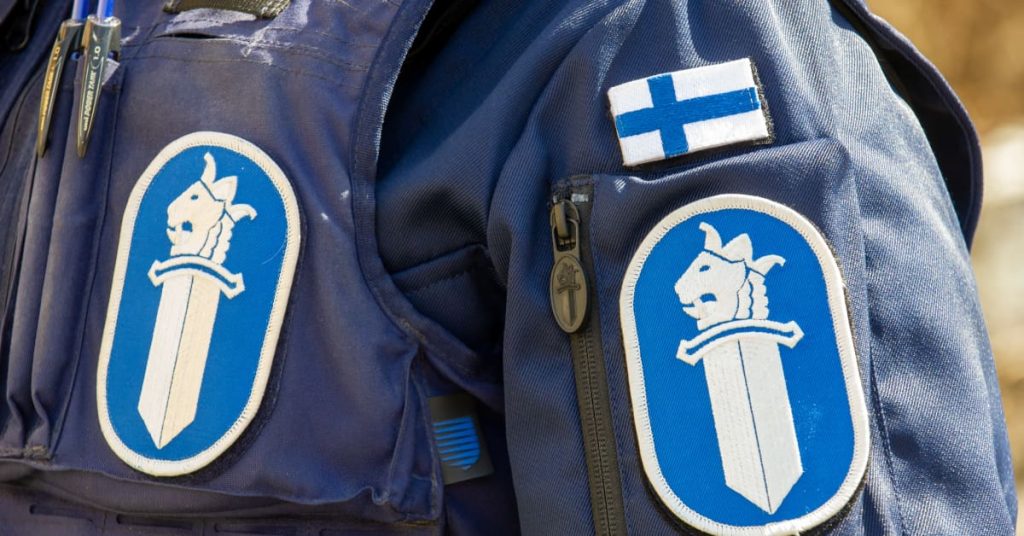 court-overturns-police-sergeant's-dismissal-over-offensive-whatsapp-messages-–-yle