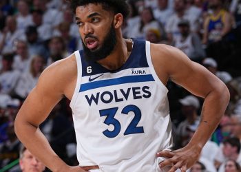 karl-anthony-towns,-t-wolves-called-out-on-twitter-in-blowout-loss-to-jokic,-nuggets
