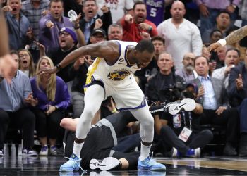 nba-twitter-reacts-to-kings-going-up-2-0-against-golden-state:-'why-don't-you-lay-on-the-…
