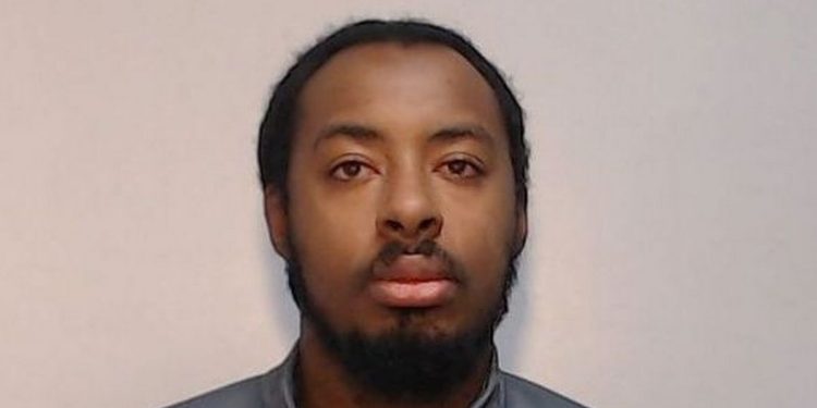 thug-shoved-fingers-down-girlfriend's-throat-after-she-discovered-his-secret-snapchat