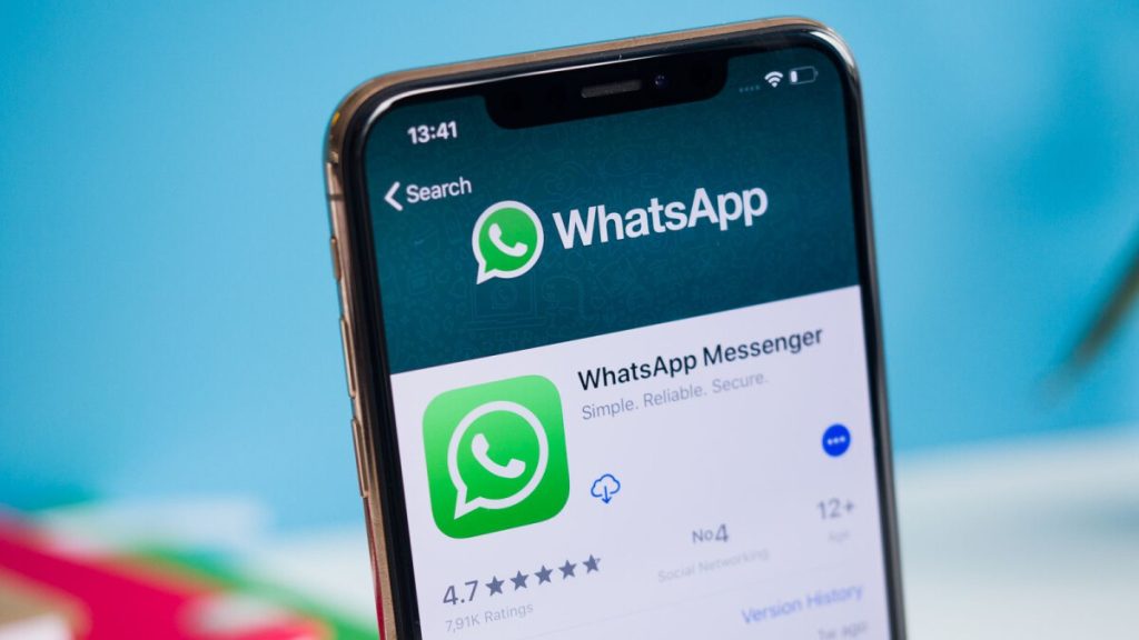 whatsapp-plans-to-move-ui-elements-around-to-provide-clarity-in-its-keyboard-–-phonearena