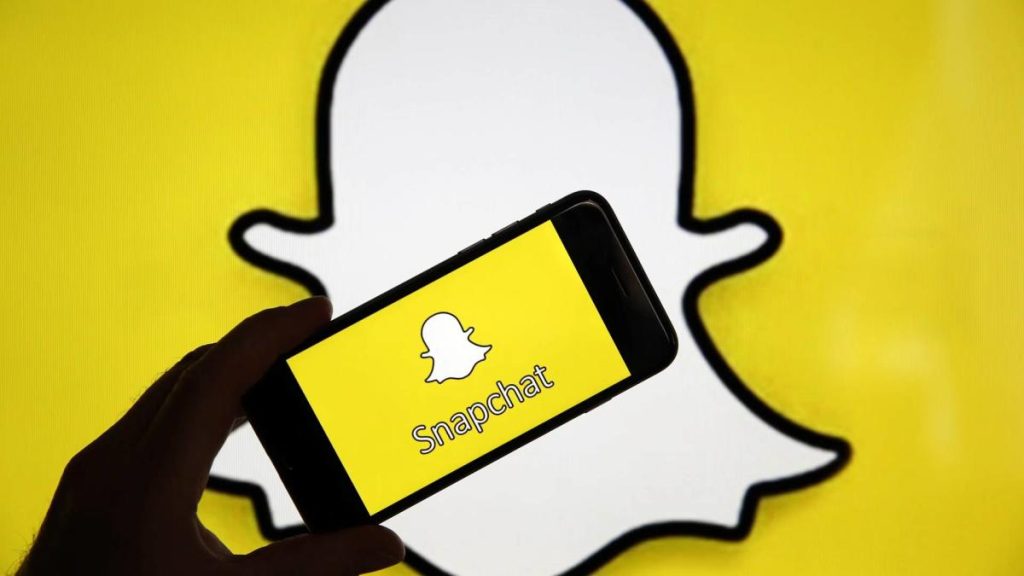 snapchat-rolls-out-chatbot-to-all-users-–-yahoo-life-uk