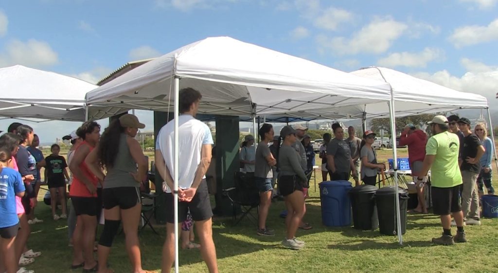 04/22/23-–-earth-day-volunteers-help-cleanup-oʻahu-state-park