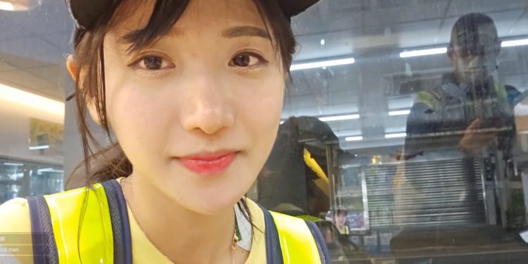 police-called-as-twitch-streamer-jinny-stalked-by-hooded-man-for-hours-while-live-–-dexerto