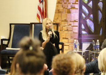 la-instagram-star-talks-about-holocaust-remembrance-in-manhattan-beach-–-daily-breeze