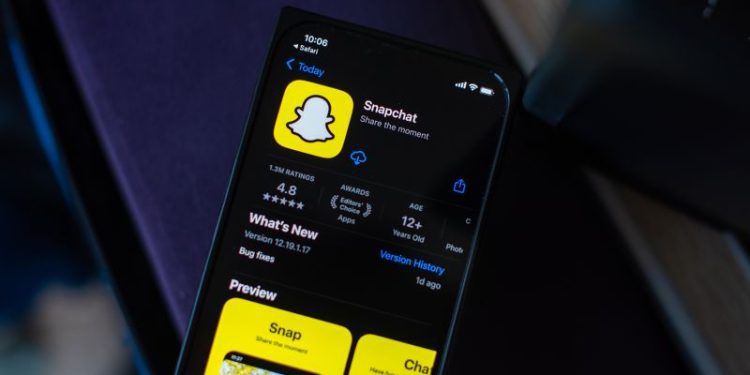 snapchat's-new-ai-chatbot-is-already-raising-alarms-among-teens-and-parents-–-cnn