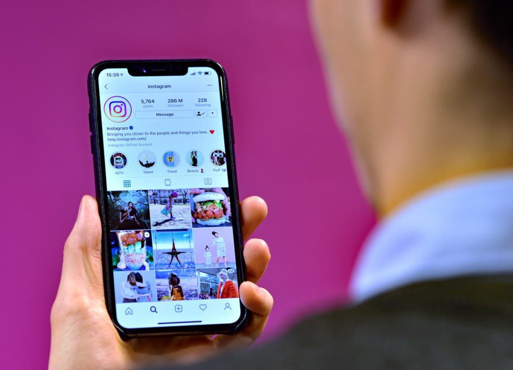 nearly-half-of-the-posts-you-see-on-instagram-are-from-accounts-you-don't-follow