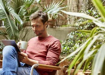 what-is-esg-investing?-a-beginner's-guide-to-choosing-a-sustainable-fund