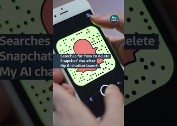searches-for-'how-to-delete-snapchat'-rise-after-my-ai-chatbot-launch-#itvnews-#snapchat