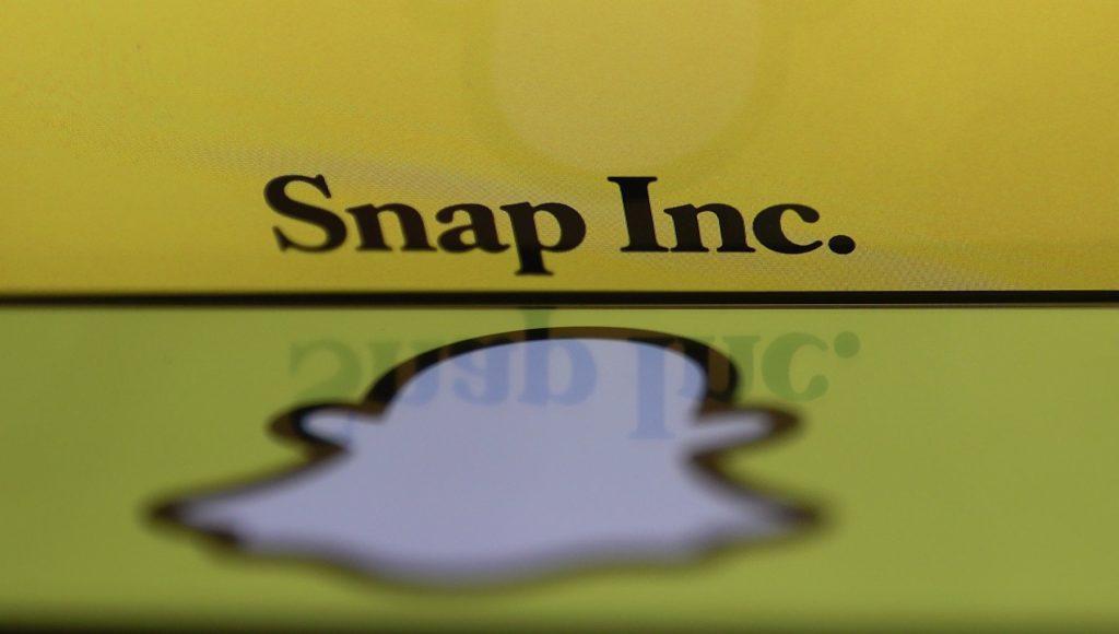 snapchat-is-growing-but-not-convincing-–-breaking-latest-news