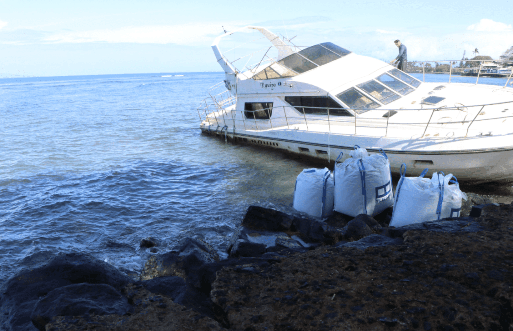 05/2/23-–-salvage-of-grounded-vessel-at-lahaina-begins-with-protection-…