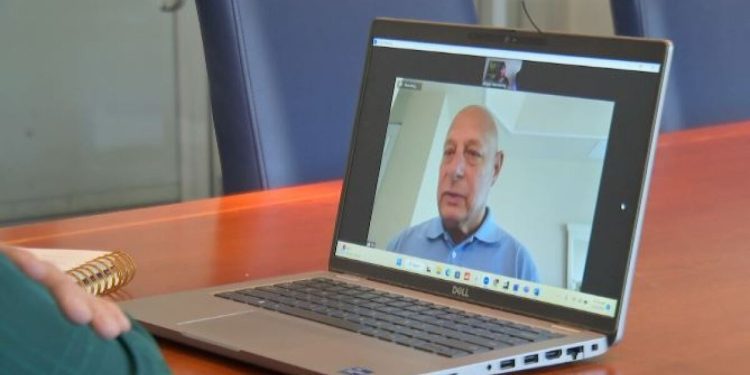 'kidney-for-stu':-longtime-kentucky-educator-creates-facebook-campaign-to-find-donor